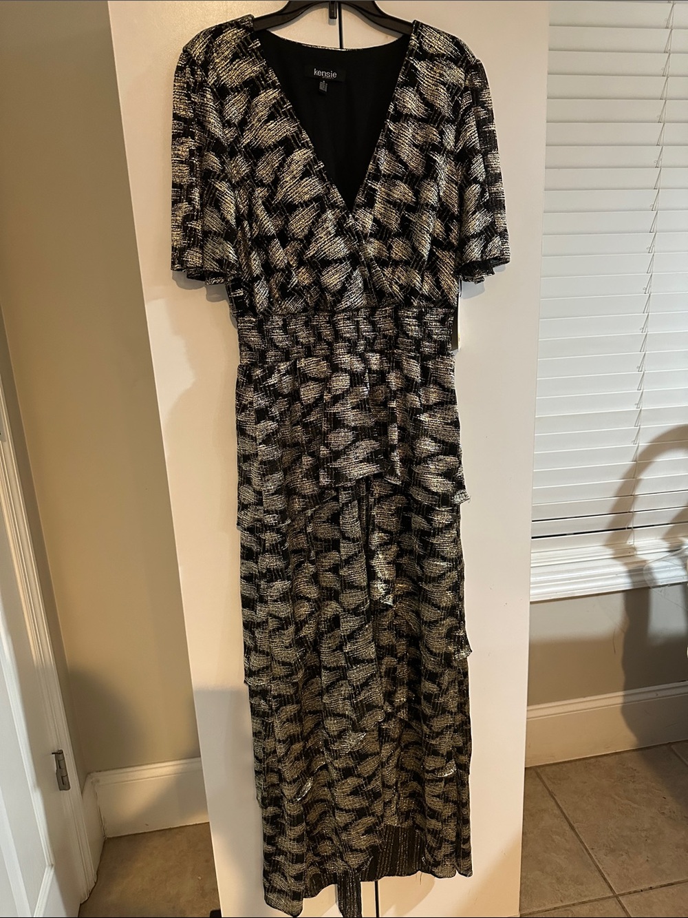 Kensie Black & Gold Patterned Maxi Dress